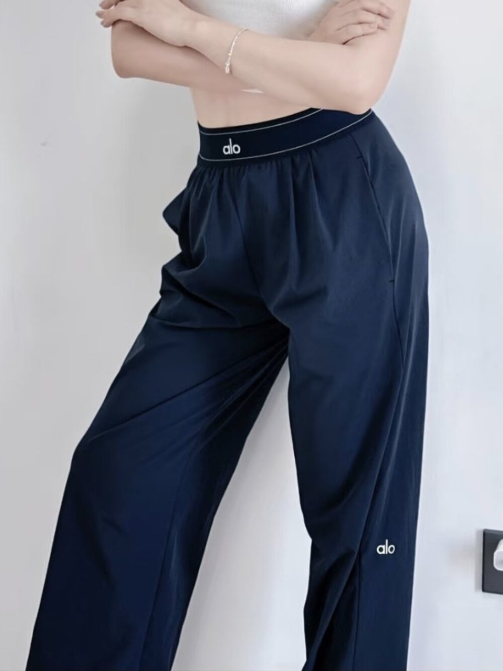 Alo Yoga Navy Blue Straight Leg Pants👖Clean Minimal Style💝Regular 30" Inseam - Picture 7 of 7